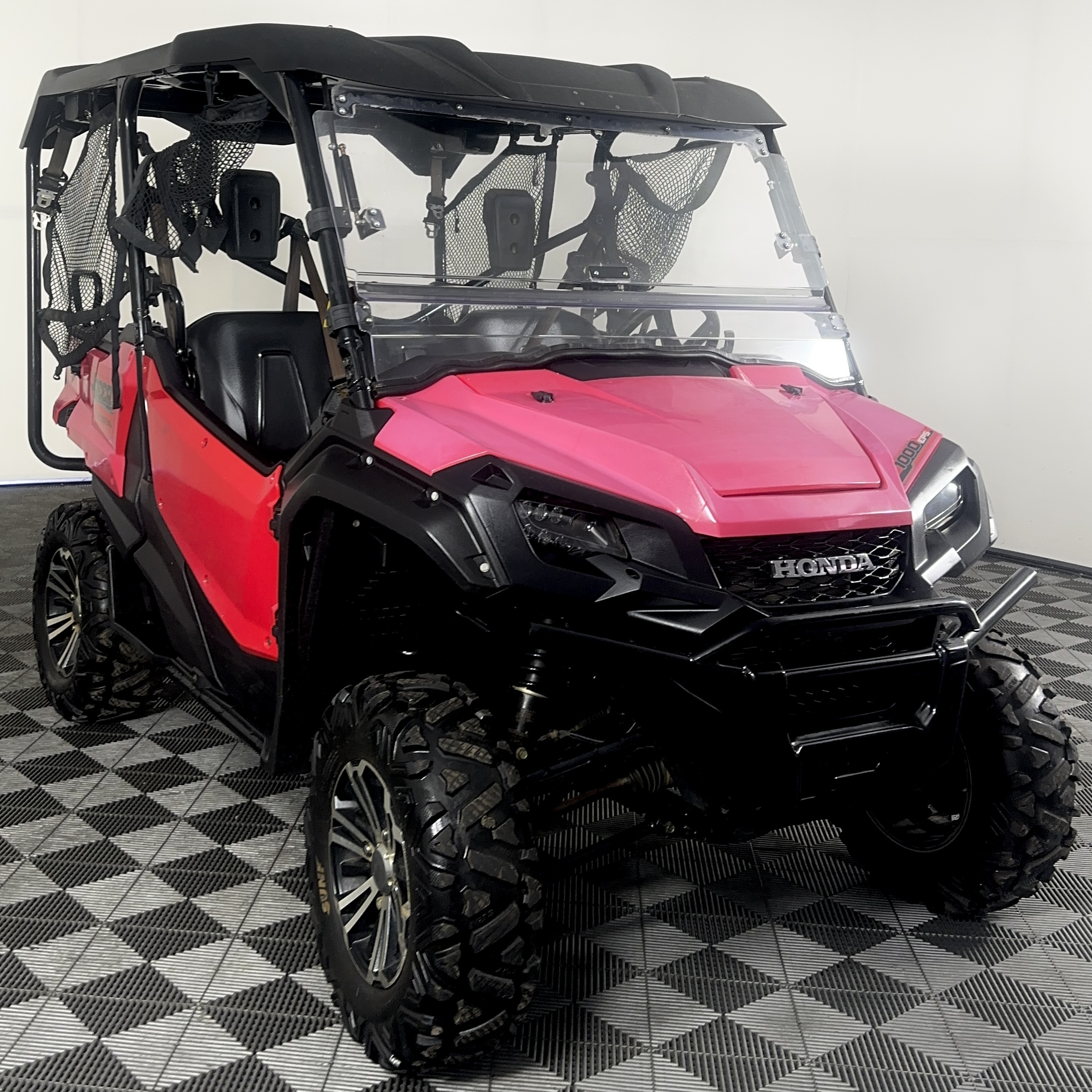 Honda Pioneer 1000-5 Deluxe