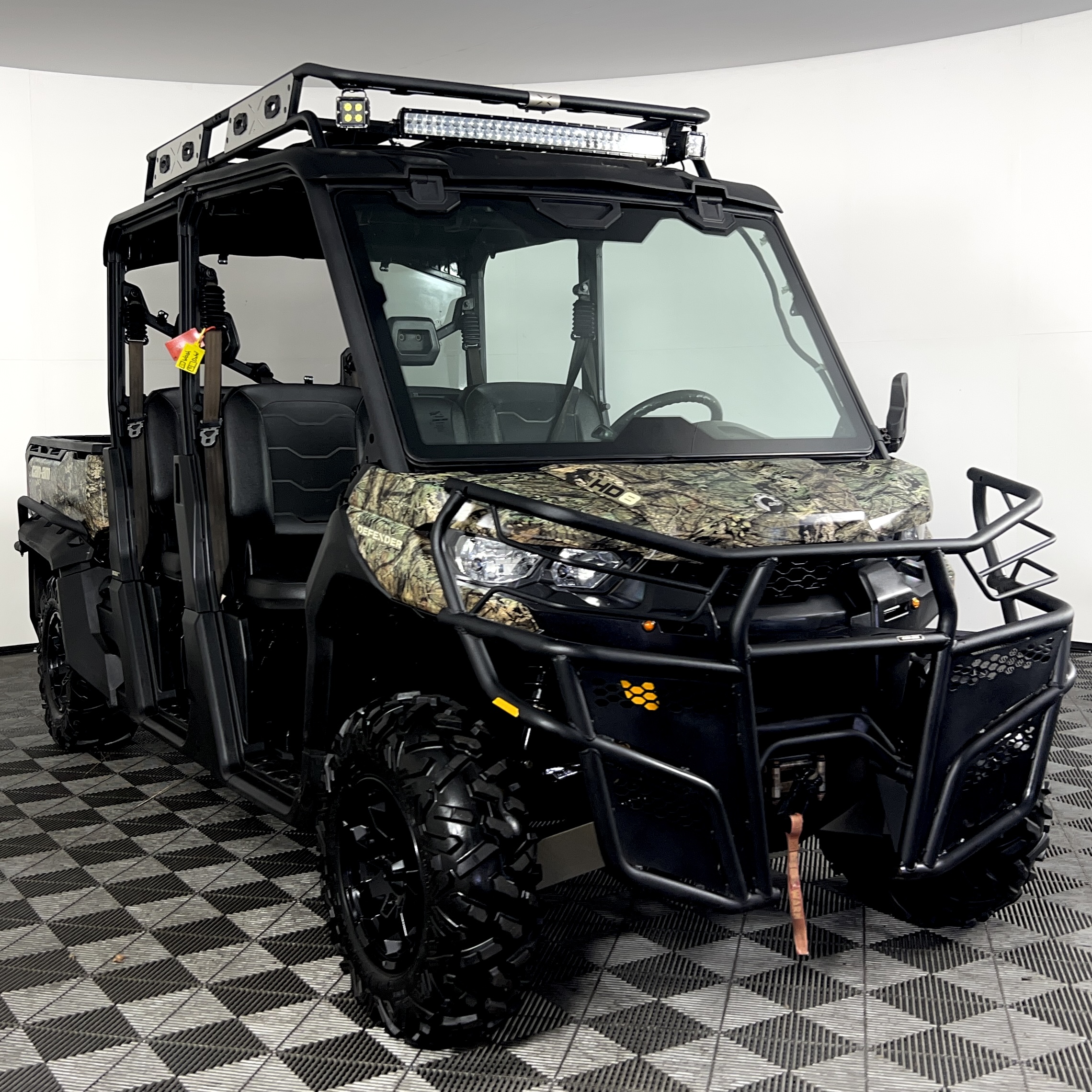Can-Am Defender HD8