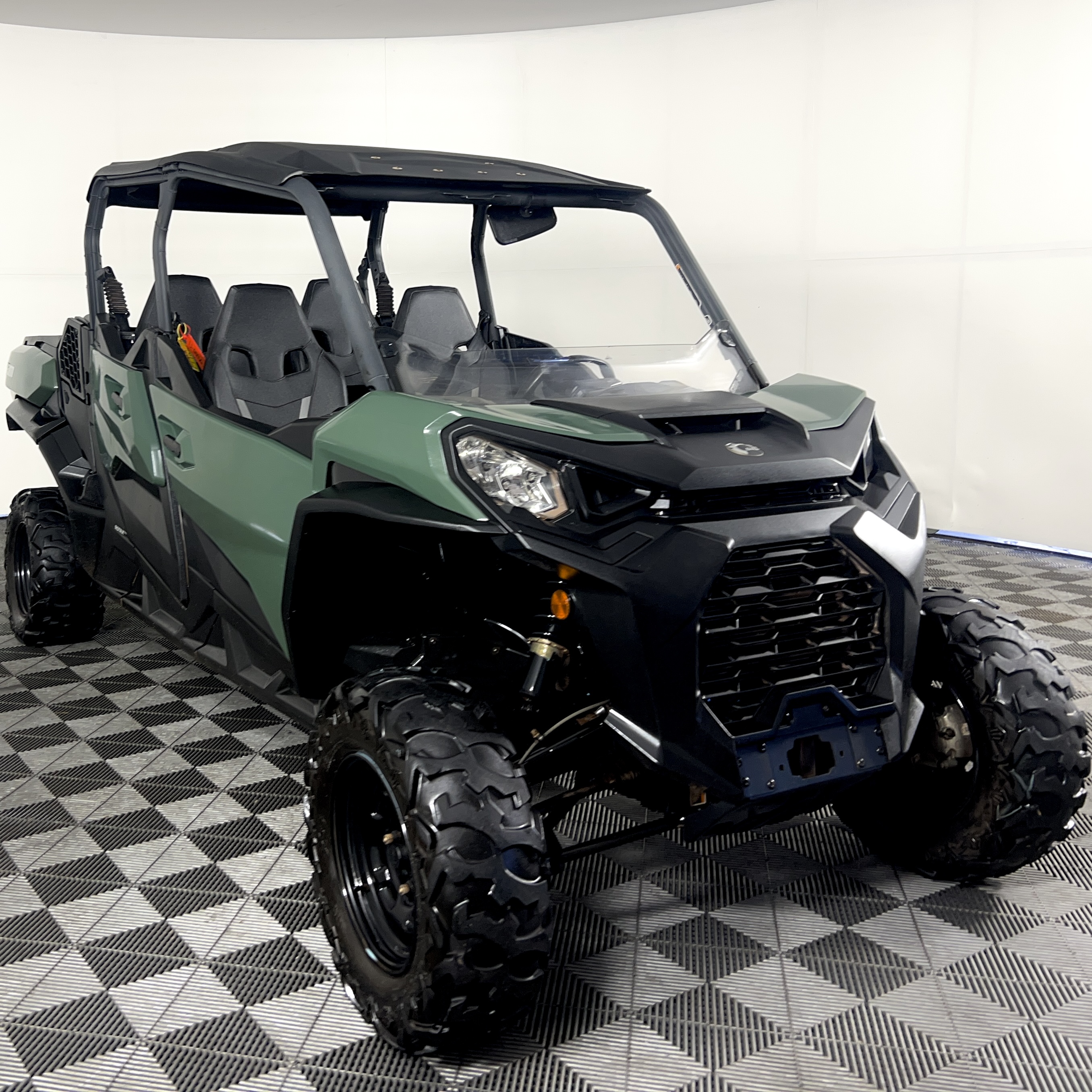 Can-Am Commander 1000R Max